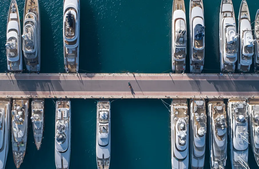 Dockwalking on a Marina