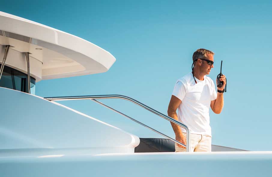 how much do charter yacht workers make